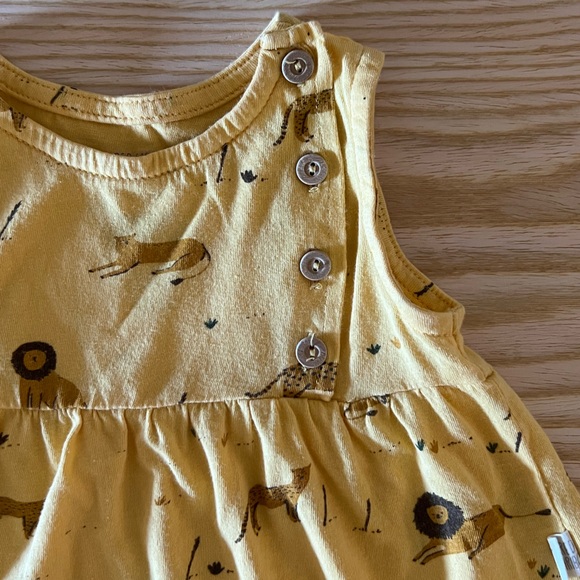 Red Caribou girls safari sleeveless dress size 6-9 months - Picture 3 of 4